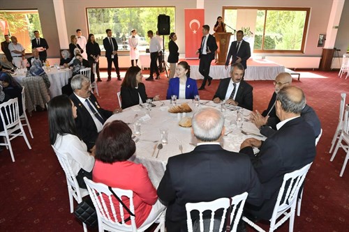 Valimiz Yunus Sezer ve Eşi Canan Sezer Hanımefendi, Gazilerimiz ve Şehit Ailelerimiz ile Bir Araya Geldi 